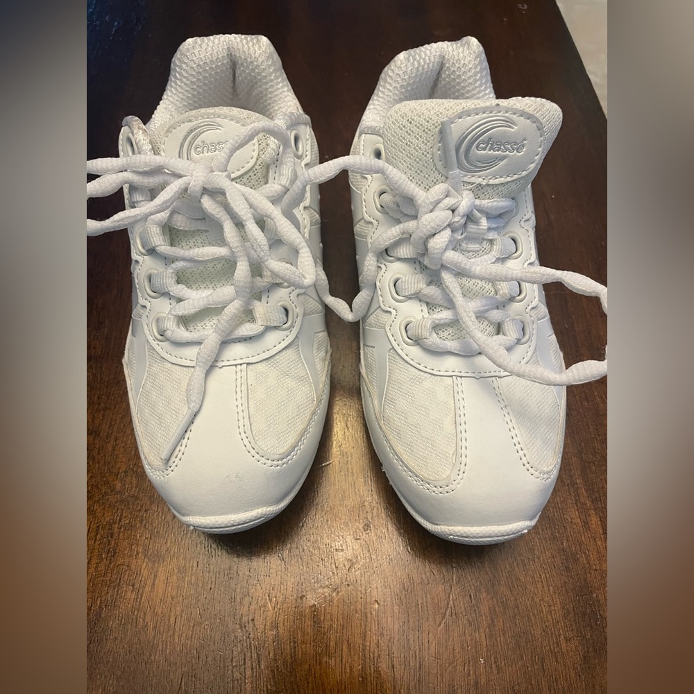 Girl’s White Chasse Cheer Sneakers